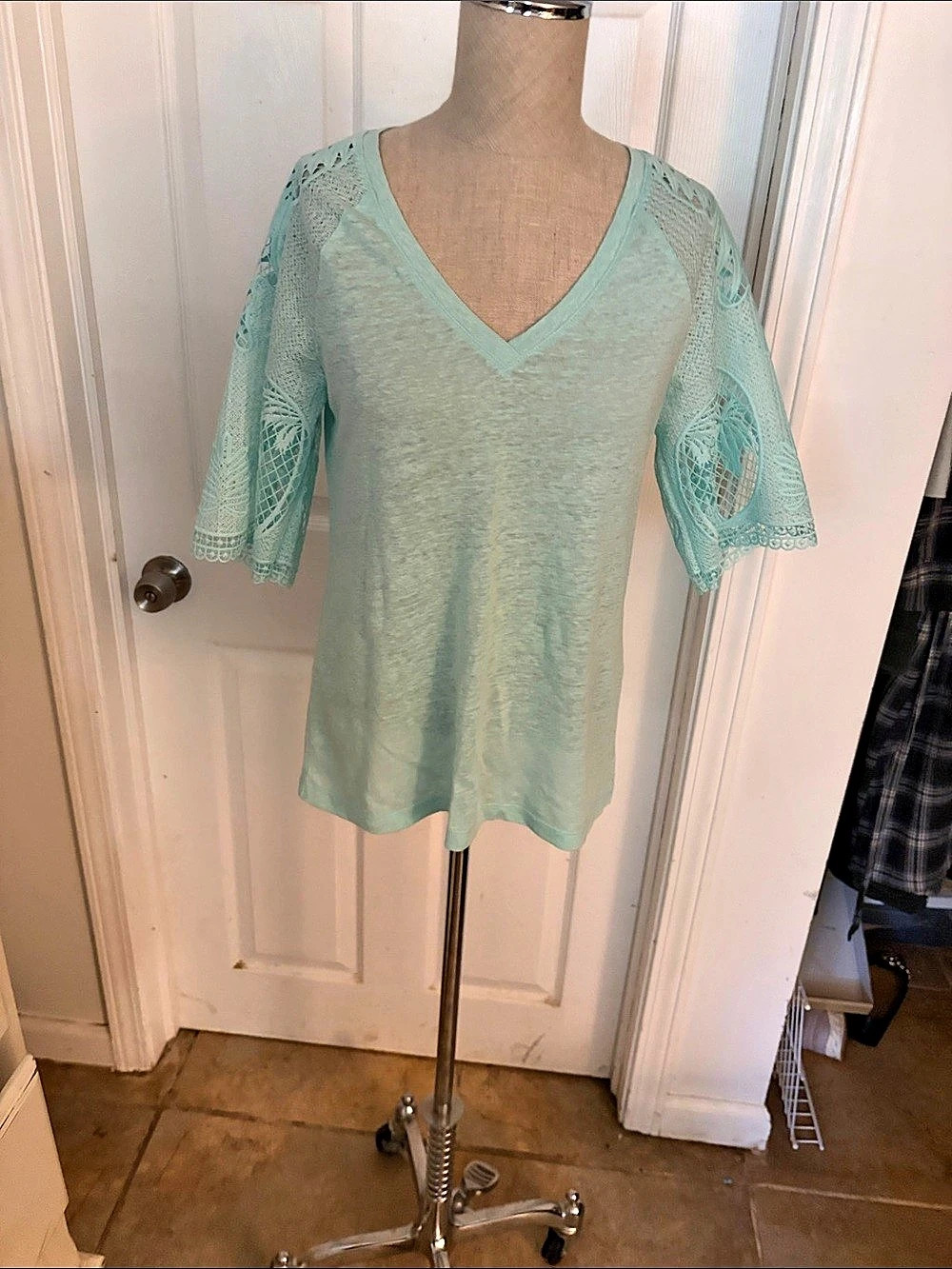 Mint Green Lace Sleeve Tunic